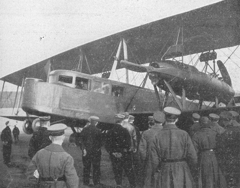 Riesenflugzeug R.27 mit zwei hintereinanderliegenden Luftschrauben